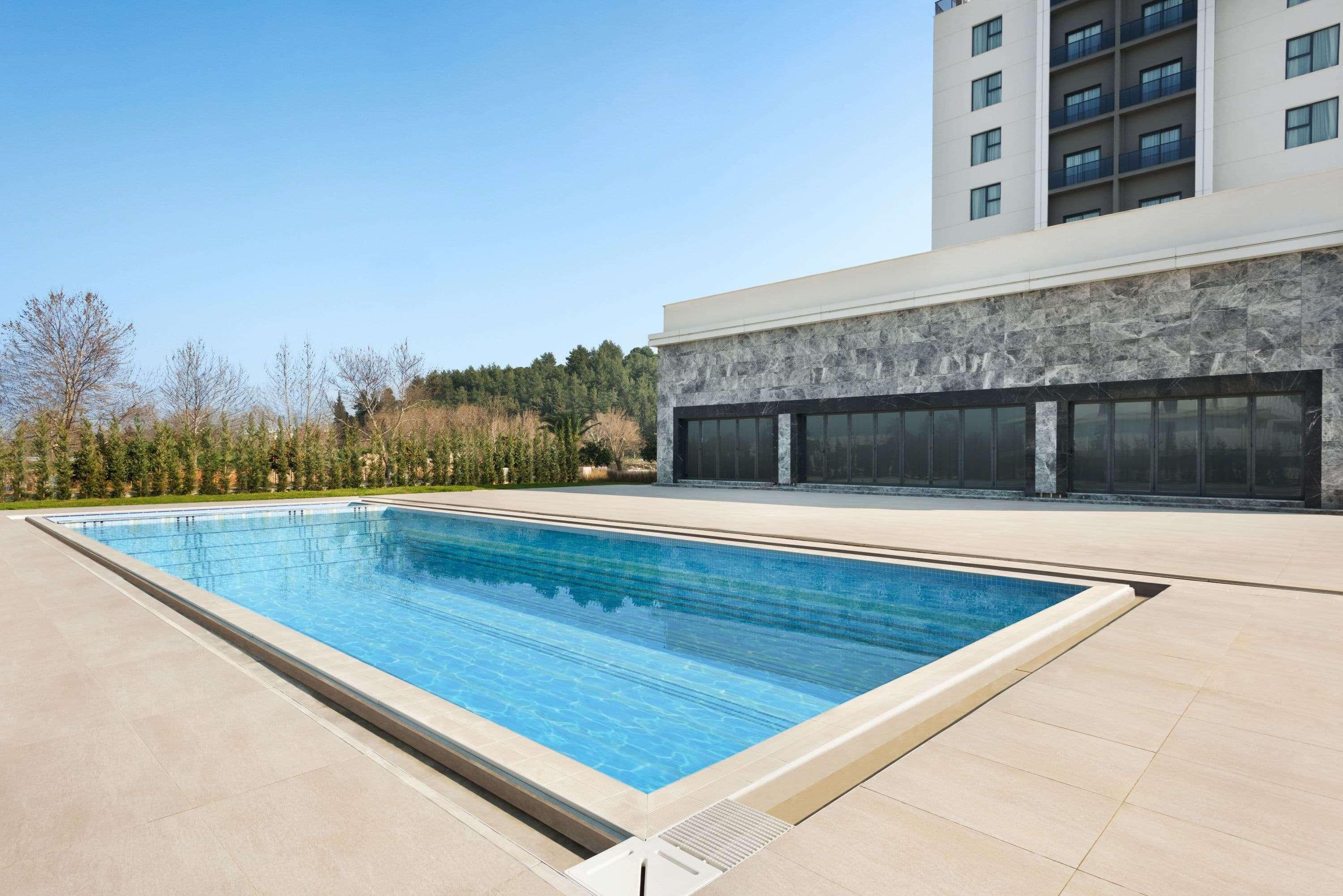 Ramada By Wyndham Tire Hotel Екстериор снимка