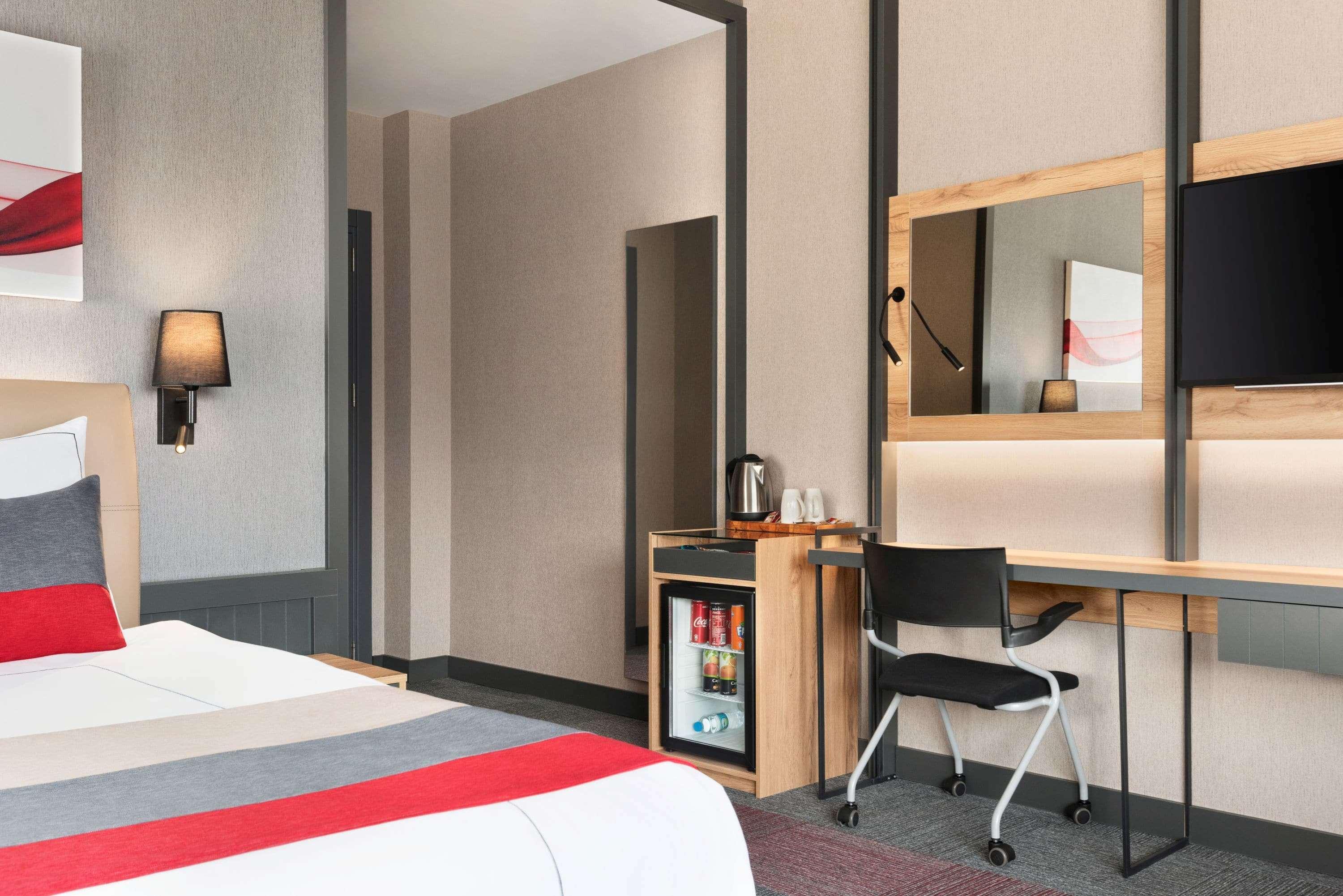 Ramada By Wyndham Tire Hotel Екстериор снимка