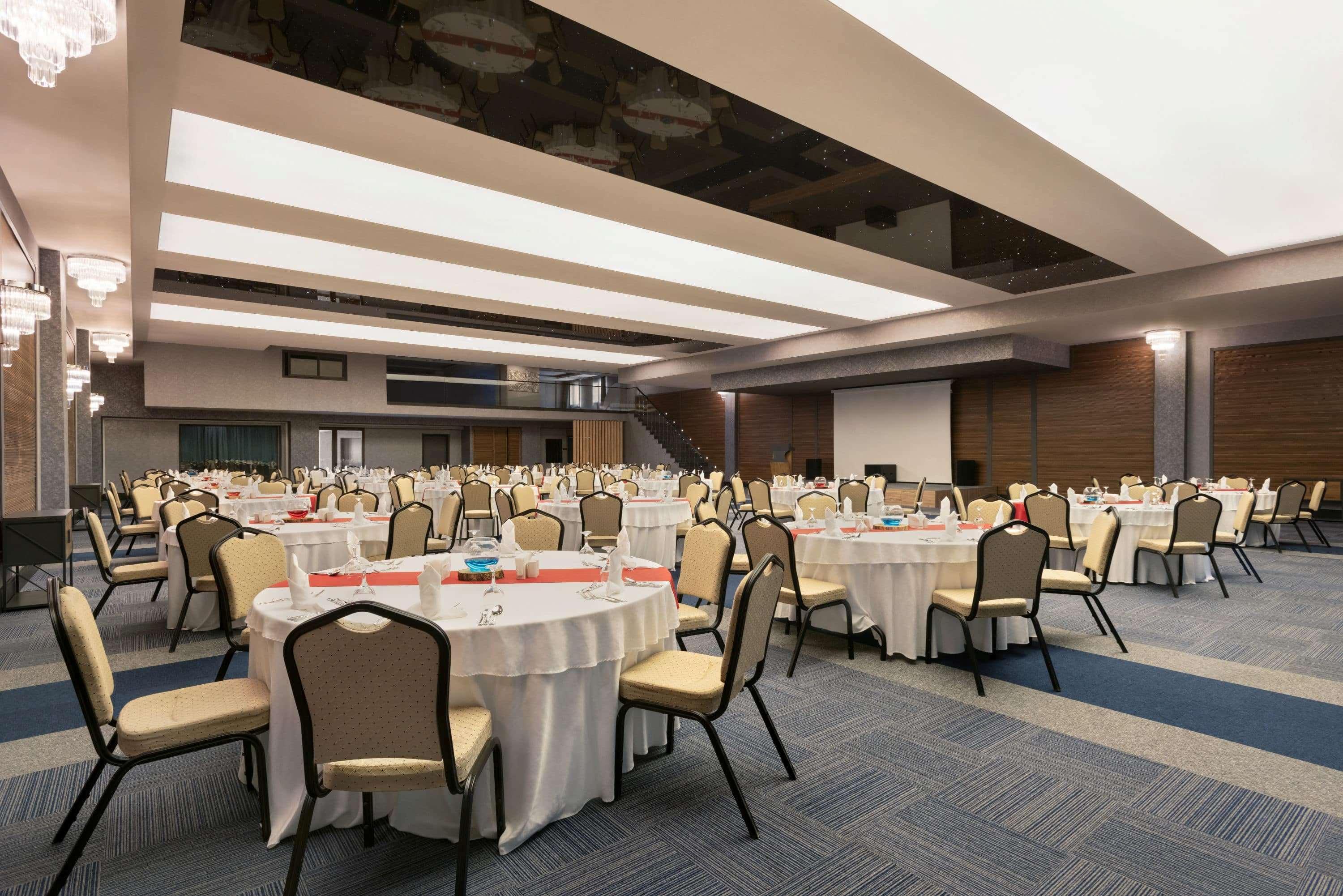 Ramada By Wyndham Tire Hotel Екстериор снимка