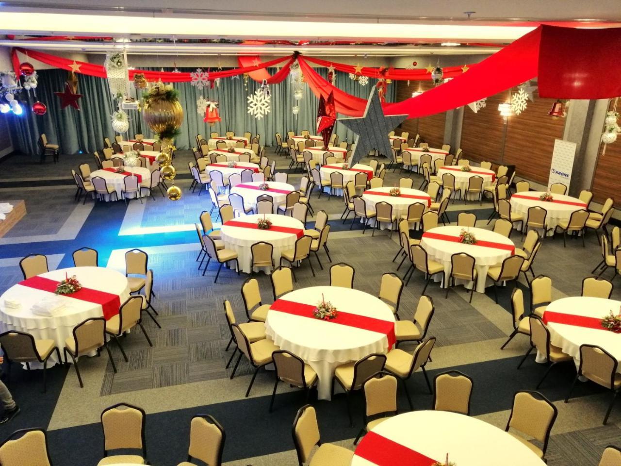 Ramada By Wyndham Tire Hotel Екстериор снимка