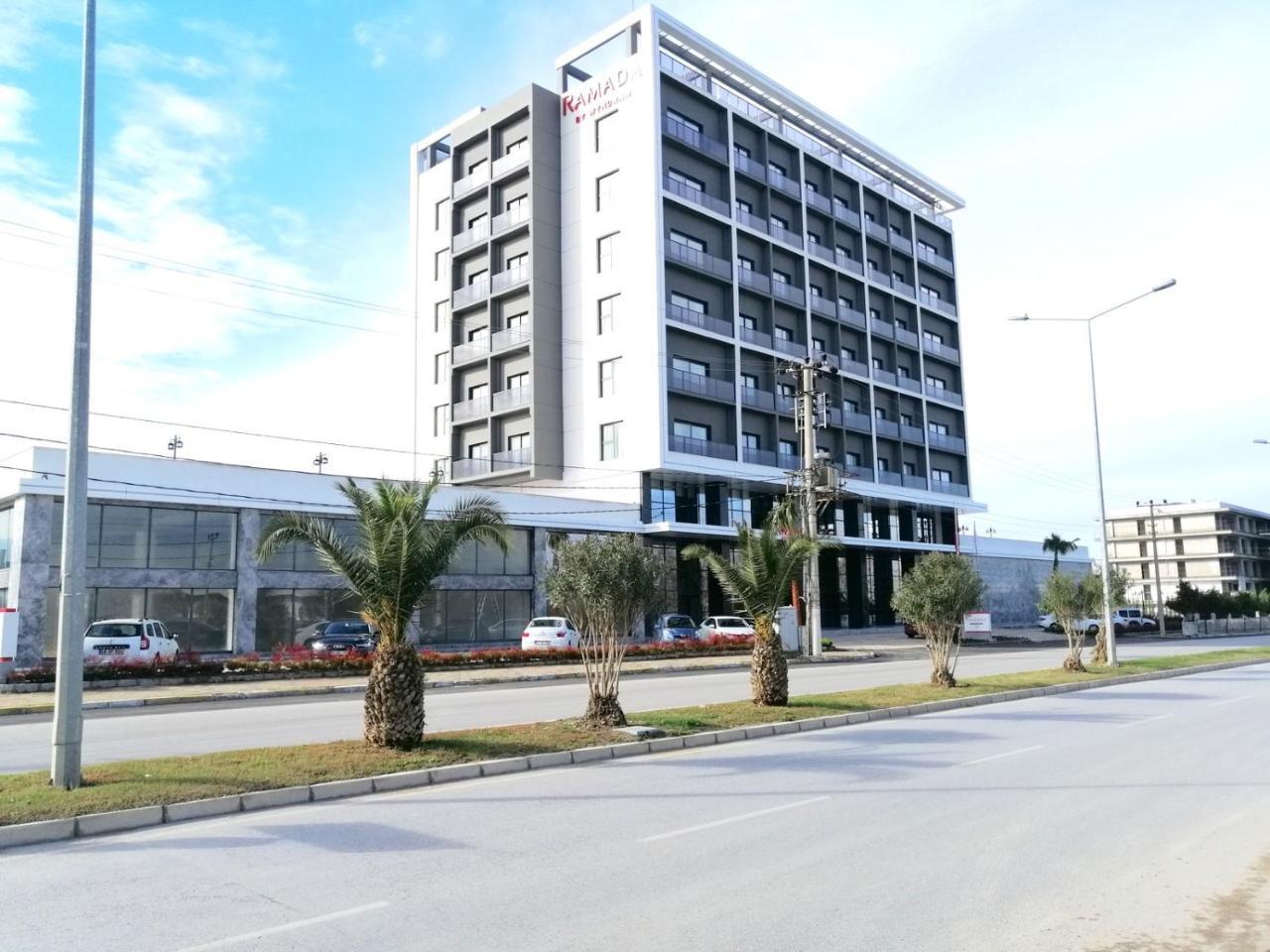 Ramada By Wyndham Tire Hotel Екстериор снимка